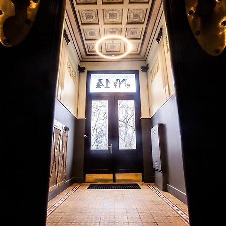 Centrally Located Apartment Overlooking Vermanes Park Rīga Exterior foto