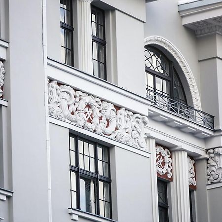 Centrally Located Apartment Overlooking Vermanes Park Rīga Exterior foto